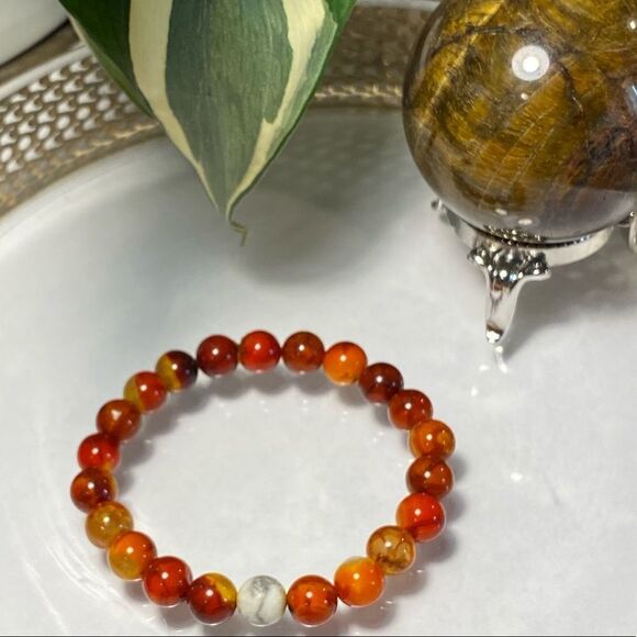 Polished Agate & Howlite Bracelet - Picture 3 of 6